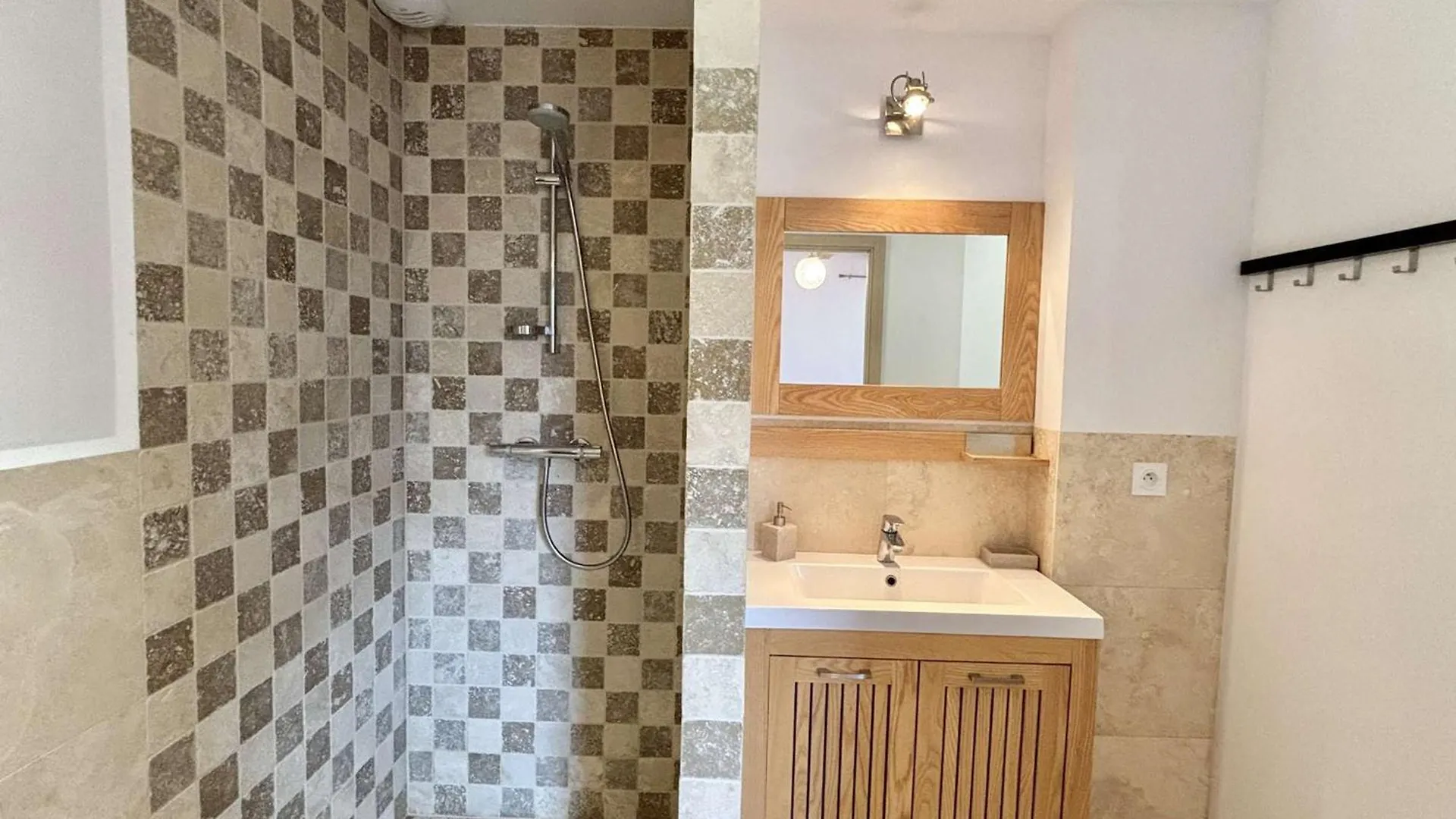 Chalet 8 Pieces Avec Spa, Sauna, 15 Pers, A 800M Des Pistes, Notre-Dame-De-Bellecombe - Fr-1-595-1 0*,  Γαλλία